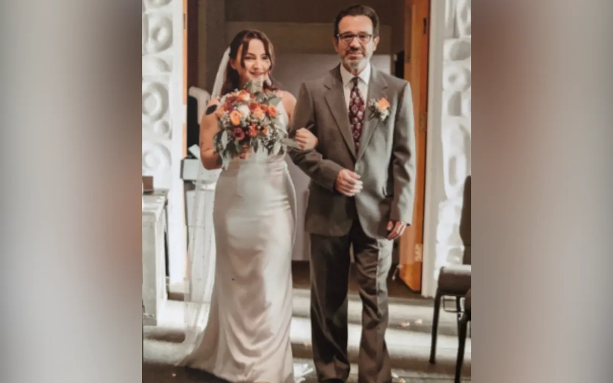 Woman Gets Married, Day Later Dad Sends Text That Leaves Her In Tears