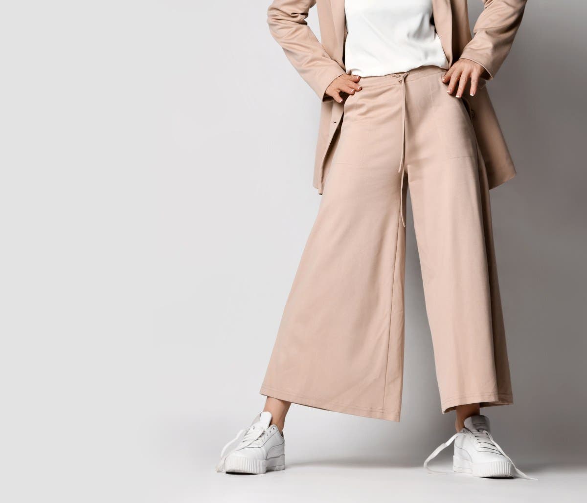 Boss Tells Woman To Change Work Pants, Reason Sparks Fury: 'Unprofessional'