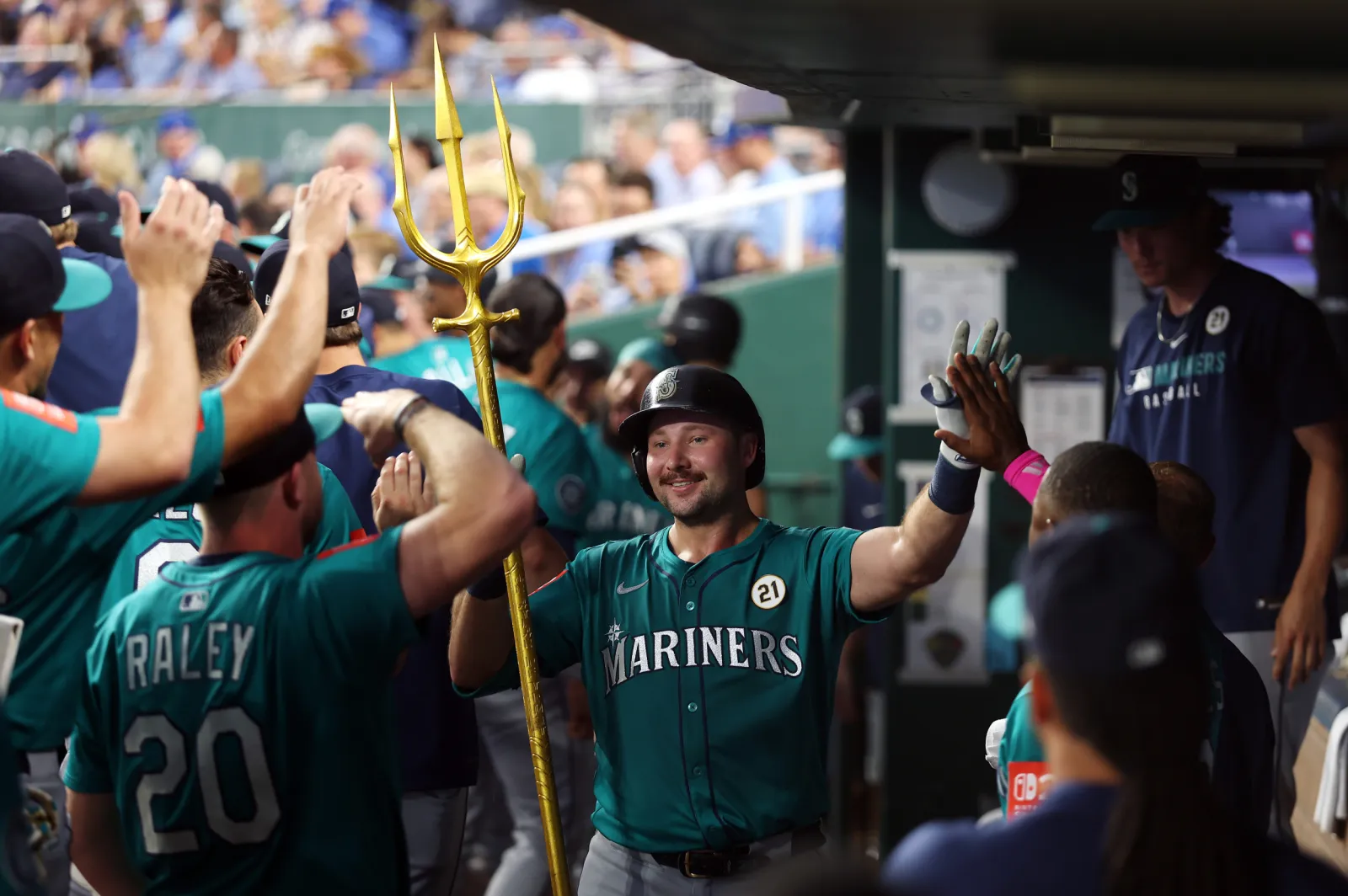 Mariners' Cal Raleigh Joins Elite Company After Reaching Historic ...