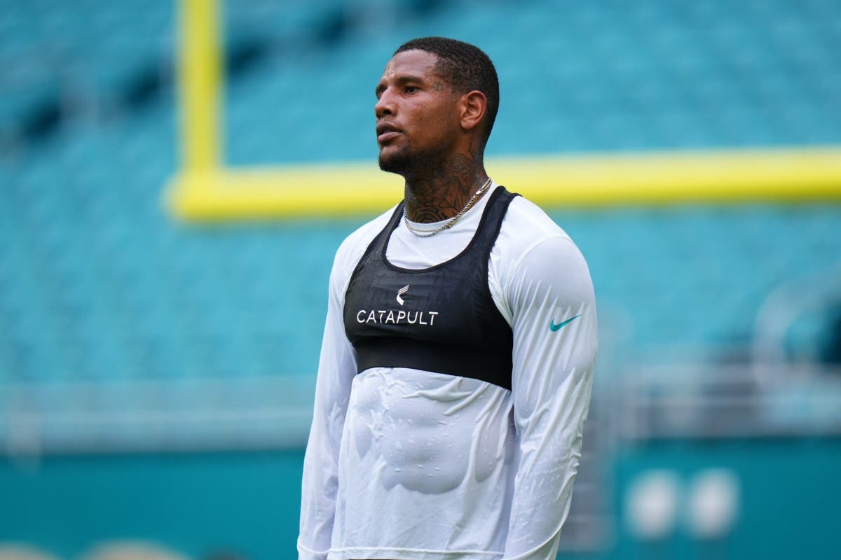 Dolphins Place Darren Waller on Injured Reserve