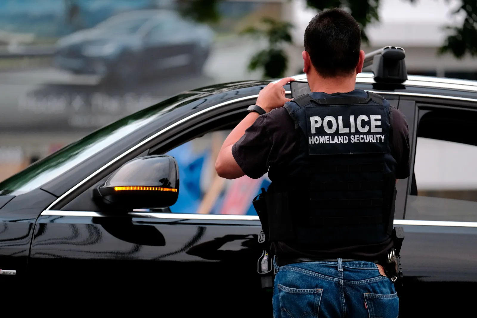 Video Shows DHS Agents Detain US Citizen at Gunpoint From SUV in Minnesota