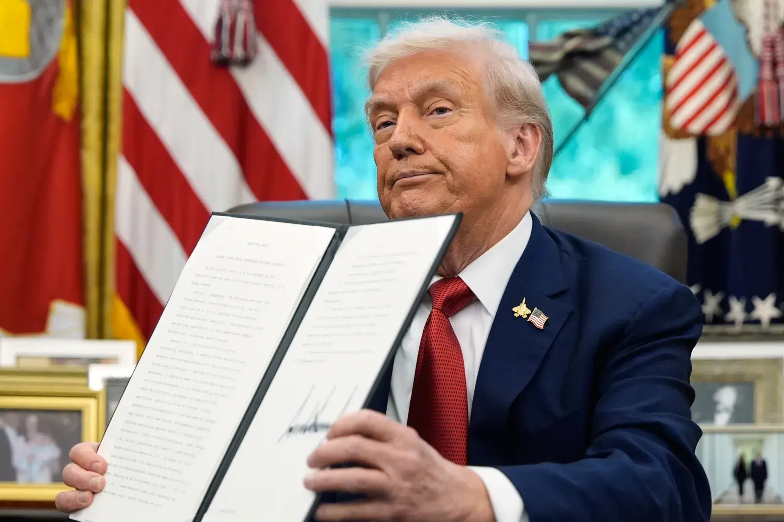 China Reacts to Trump’s $14B TikTok Takeover