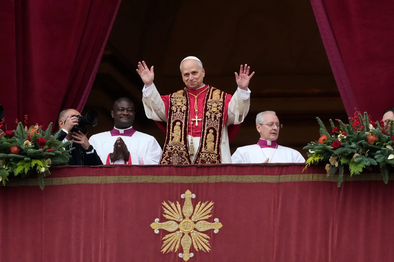 Pope Leo Compares Jesus to Palestinians and Migrants in Christmas Message