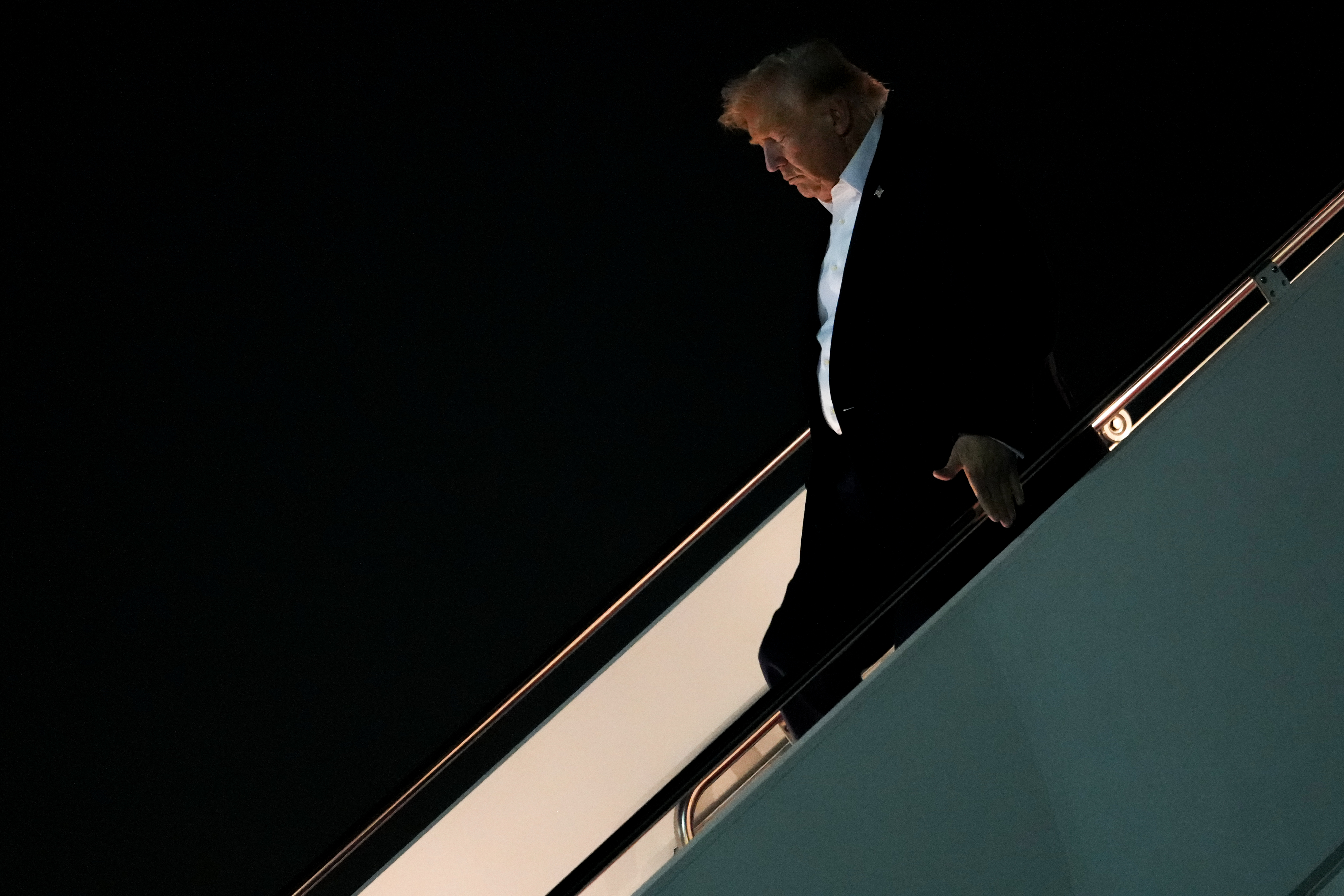 Trump Signs US-Iran Peace Deal At Versailles