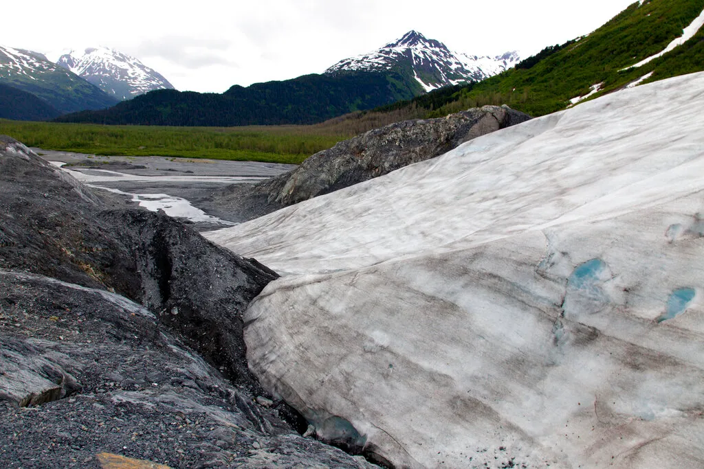 Read article: US Glaciers at Risk After Nepal Disaster