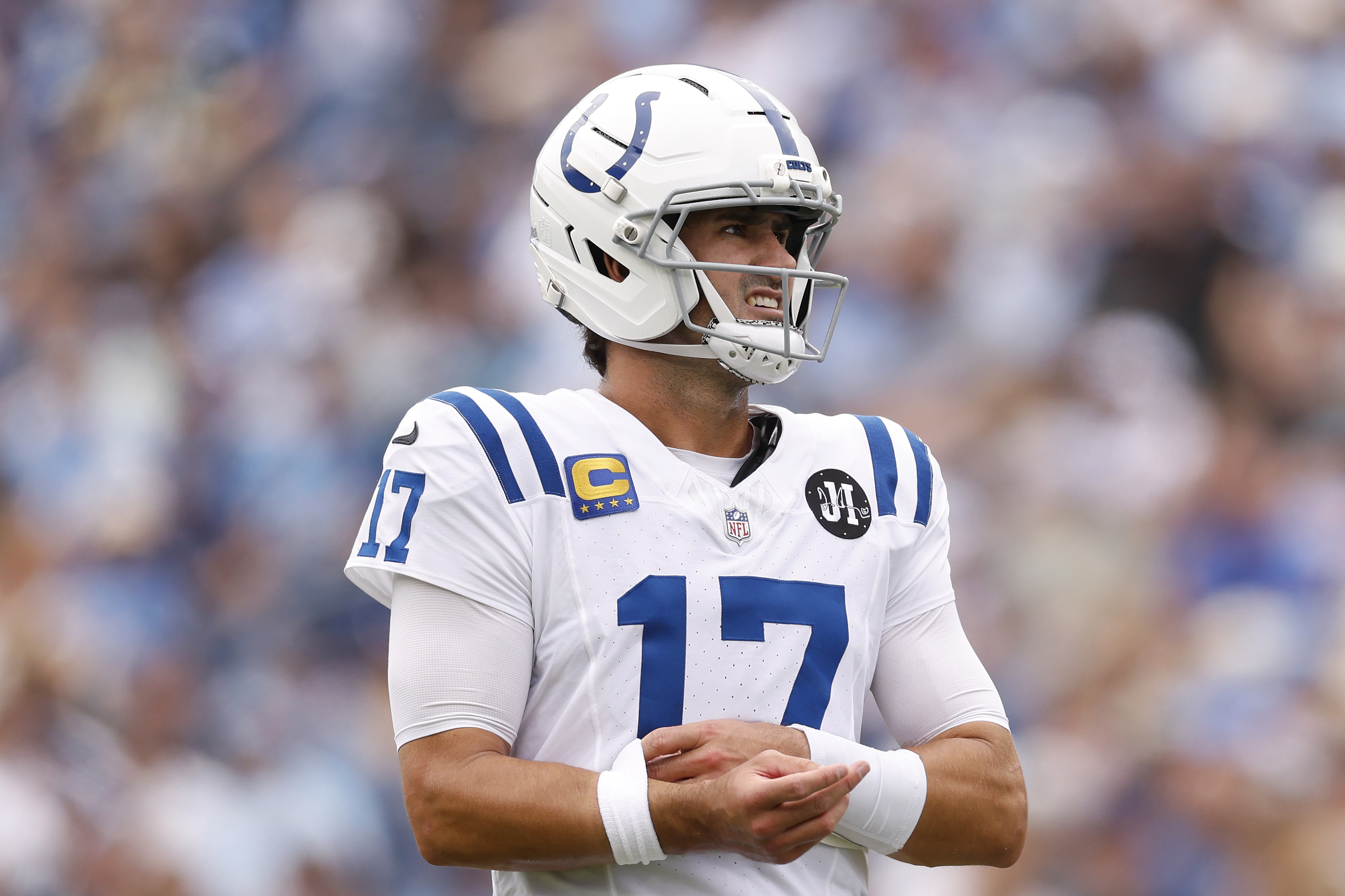 Colts' Daniel Jones Reportedly Playing Through Leg Fracture - Newsweek