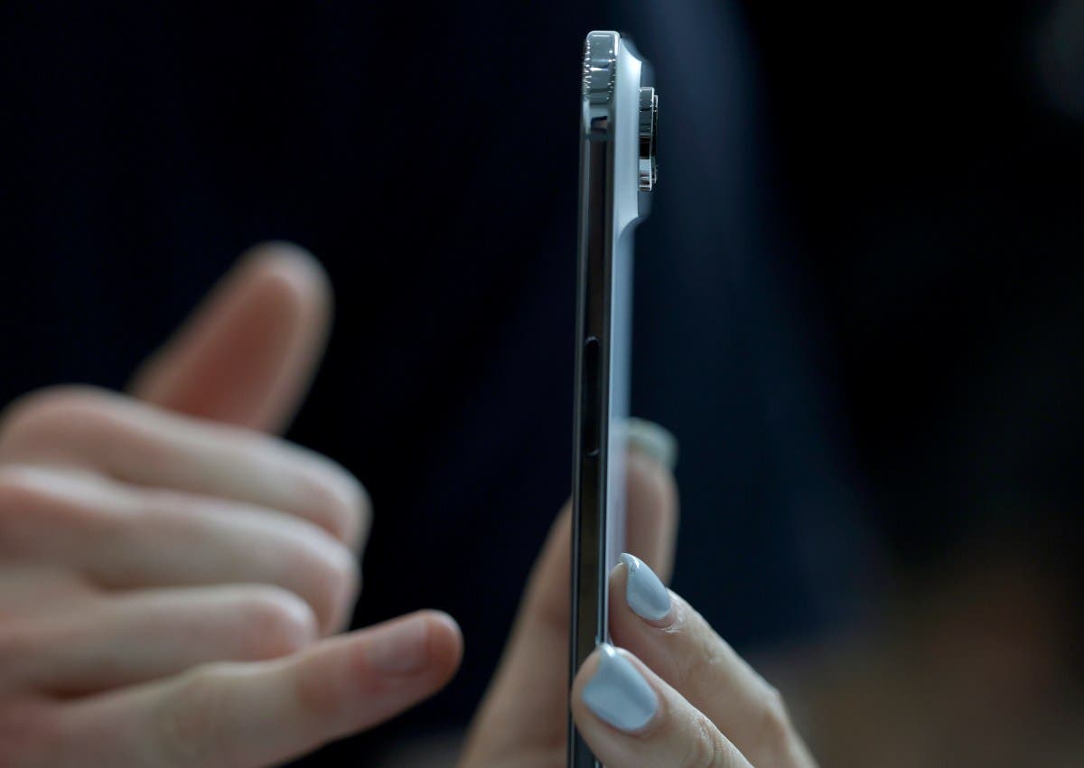 Apple's iPhone 17 Pro, Air Face Scratch Complaints Amid Aluminum Frame Shift