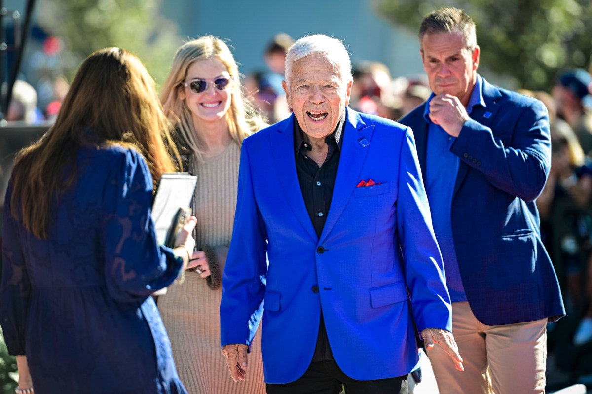 Robert Kraft Selling Minority Shares Of Patriots To Private Equity Firms: Report