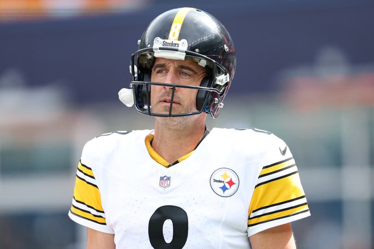 Aaron Rodgers Criticizes Steelers' Travel Plans Ahead NFL Dublin Game