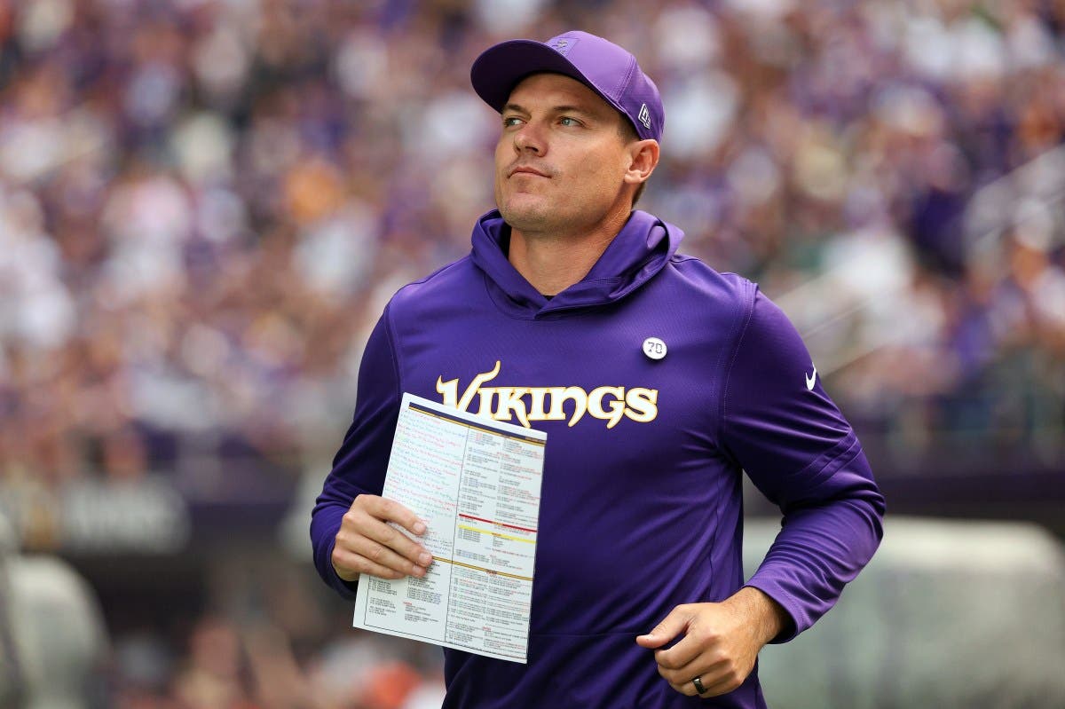 Vikings' Starting OL Questionable to Return Following Significant Injury