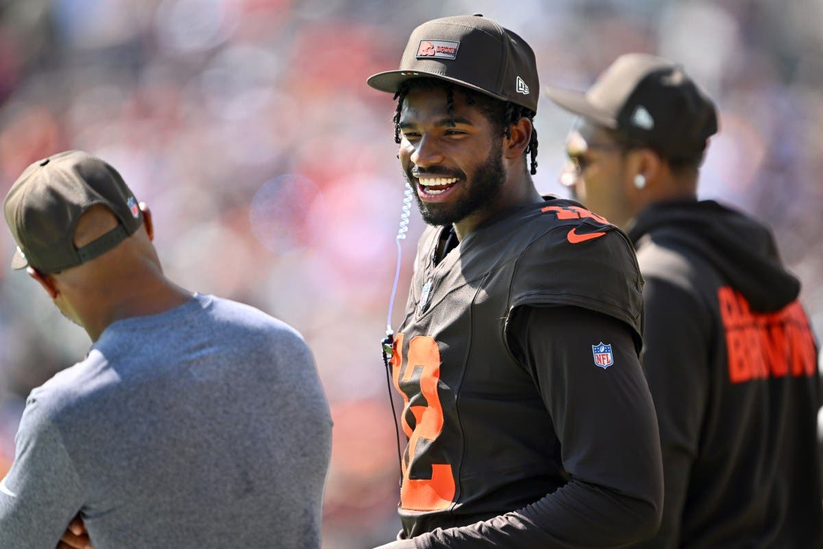 Browns Bench Rookie QB Sanders Amid Criticism From NFL Legends