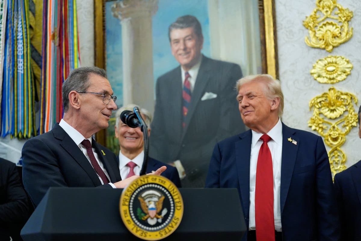 Trump's Drug Price Deal Helps Pfizer More Than Americans, Experts Warn