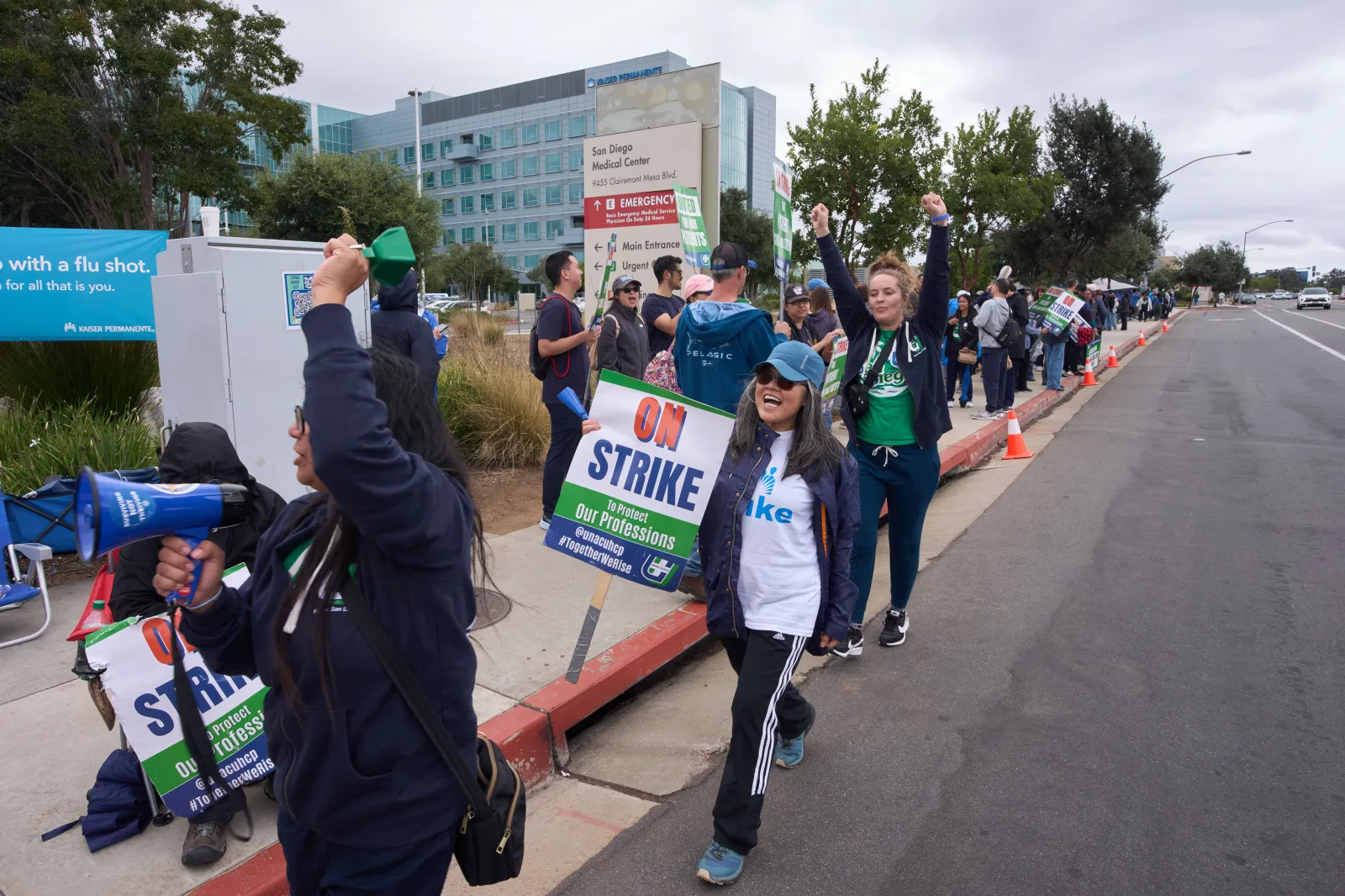Kaiser Permanente Workers Begin Strike in California, Oregon and Hawaii ...