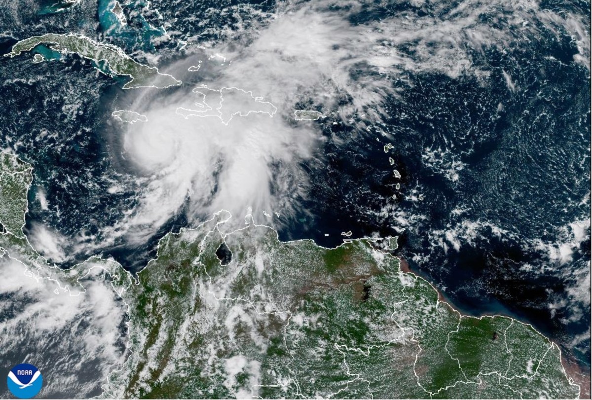 Melissa Reaches Hurricane Strength as Jamaica Braces for Impact