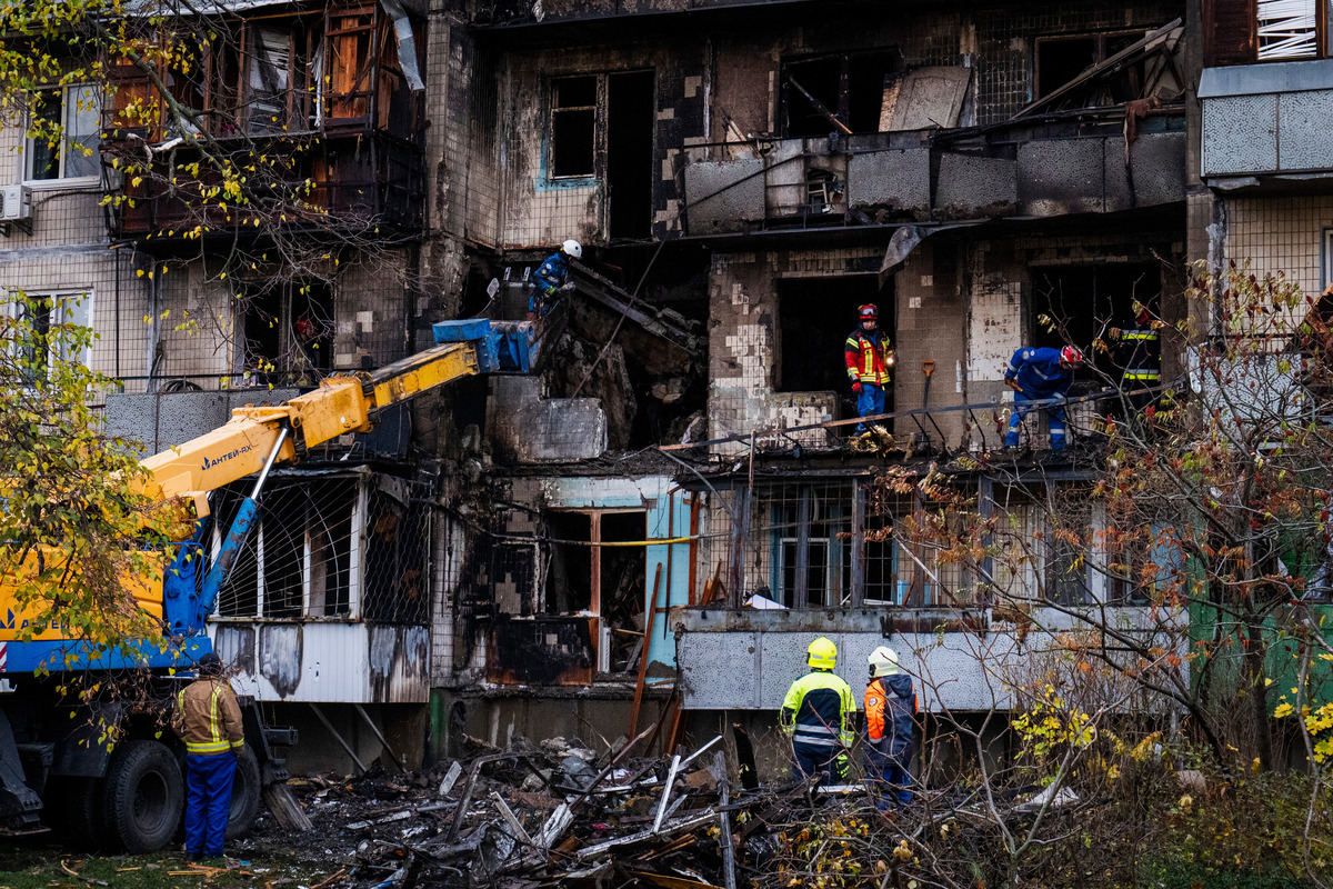 Zelensky Issues Tragic Update After Russian Drone Strike on Kyiv Apartments