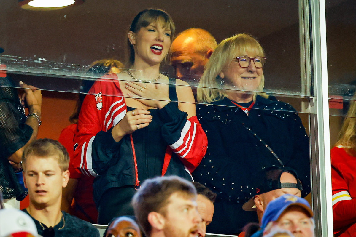 Travis Kelce's Mom's Gesture to Taylor Swift Takes Off Online—‘Proud'