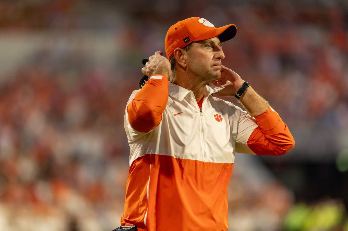 Los LSU Tigers han sido vinculados con Dabo Swinney como reemplazo de Brian Kelly Los LSU Tigers han sido vinculados con Dabo Swinney como reemplazo de Brian Kelly