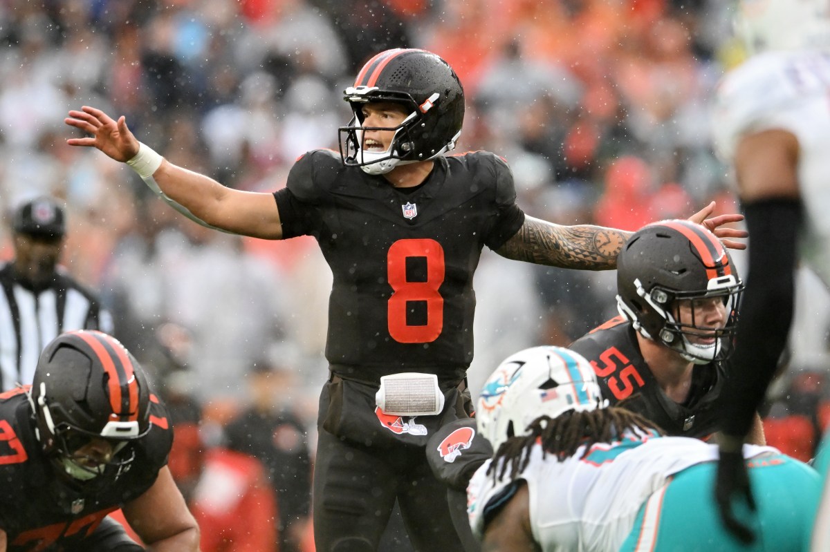 NFL Teams Urged to Move For Browns QB