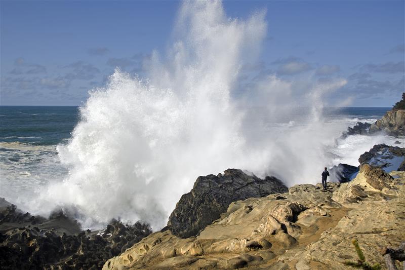 Thousands Warned To Stay Out of Water: Life-Threatening Conditions