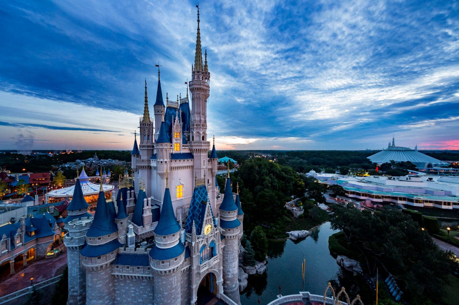 Disney World Destrói Marco Icônico: Fãs Chocados com o Fim de uma Era!
