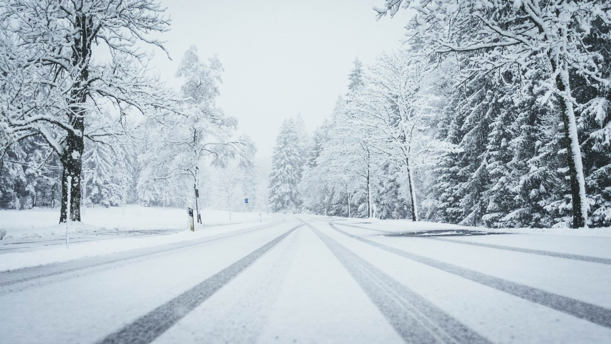 Travel Warning as Winter Weather Alert Predicts Up to 6 Inches of Snow