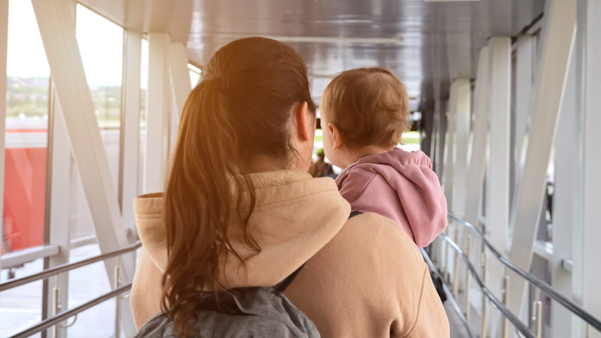 Passenger Tells Mom Babies Don&rsquo;t Belong in Business Class&mdash;Reply Says It All