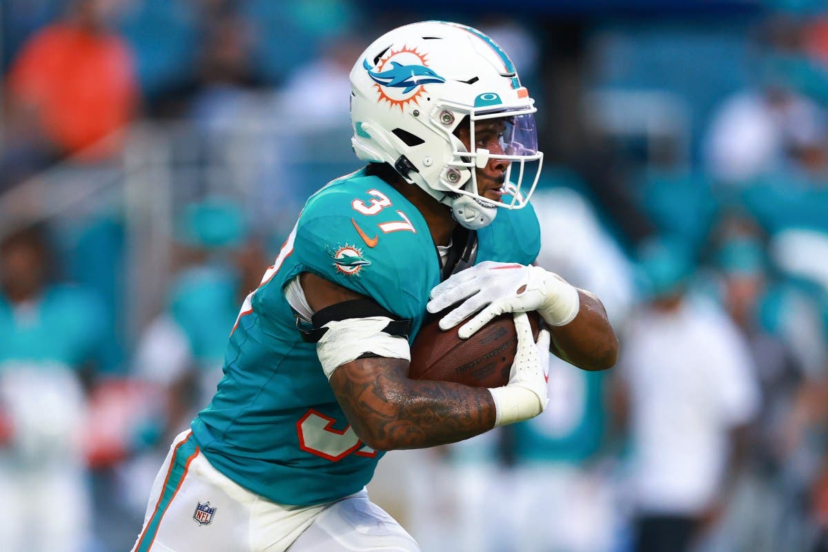 Seahawks Bolster RB Room With Former Dolphins Star