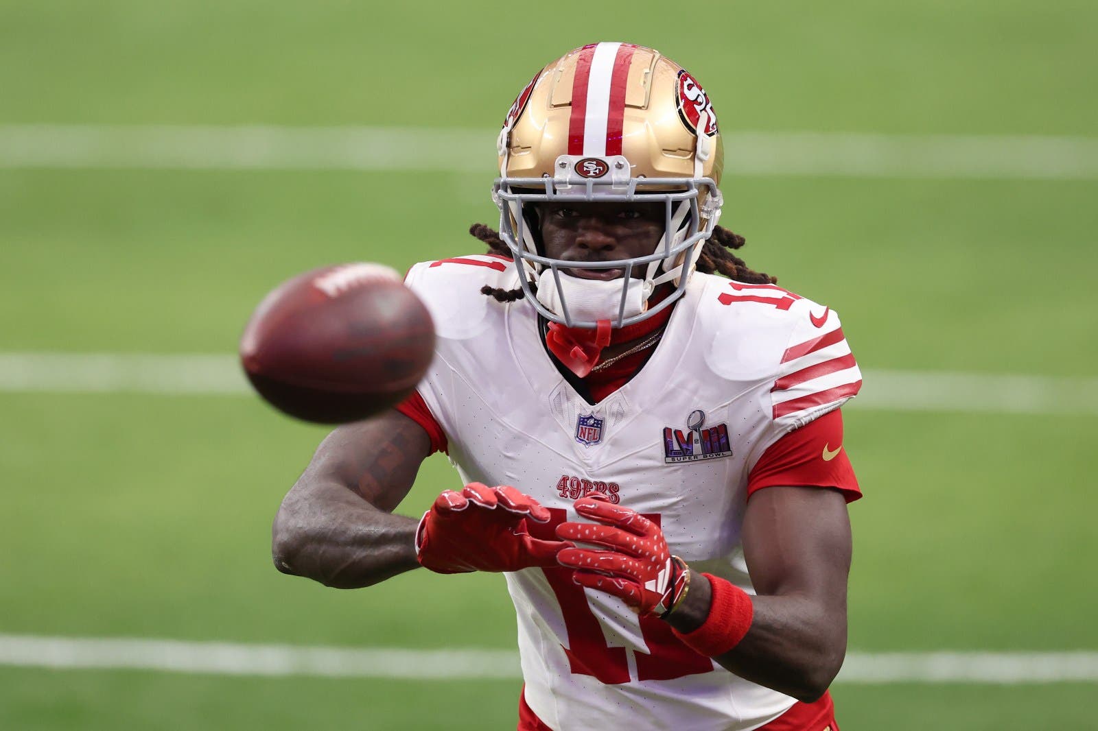 SPECIAL NEWS: “I don’t want to leave the 49ers.” — Amid a storm of trade rumors, Brandon Aiyuk has remained silent. No posts, no “clarifying” video. When asked about what’s being called the biggest deal of the season, San Francisco’s bright young star simply lowered his head and said one sentence: “I DON’T WANT TO LEAVE THE 49ERS…” - Linh