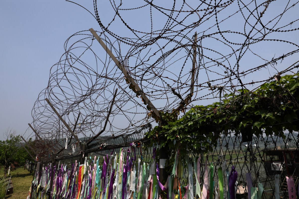 North Korean Soldier Defects to South Despite Kim&rsquo;s Border Walls