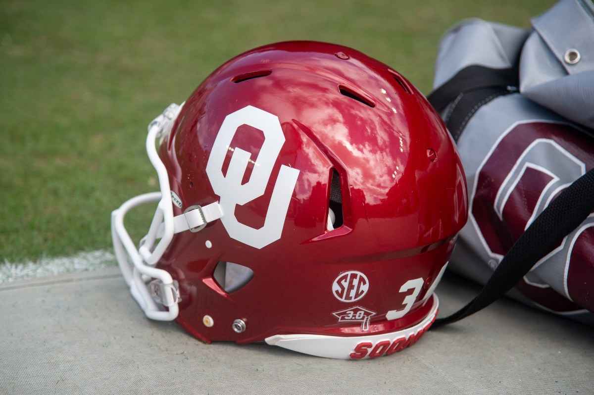 Oklahoma Wide Receiver Abruptly Leaves Team Amid 5-1 Start to Season