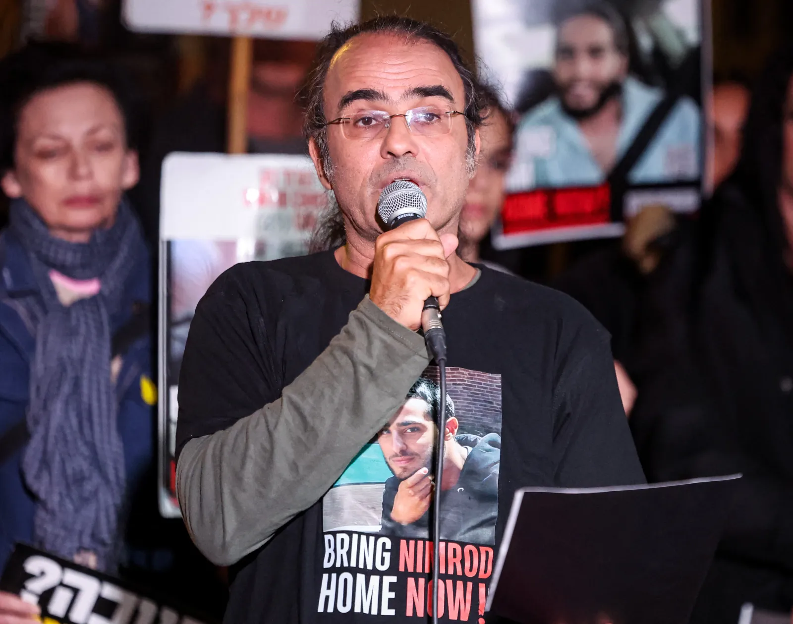 Yehuda Cohen, father of Israeli hostage Nimrod Cohen, during a rally calling for the release of Israeli hostages held captive since the October 7 attacks by Palestinian militants in the Gaza Strip, in Tel Aviv on December 28, 2024. (Photo by Jack GUEZ / AFP)  
