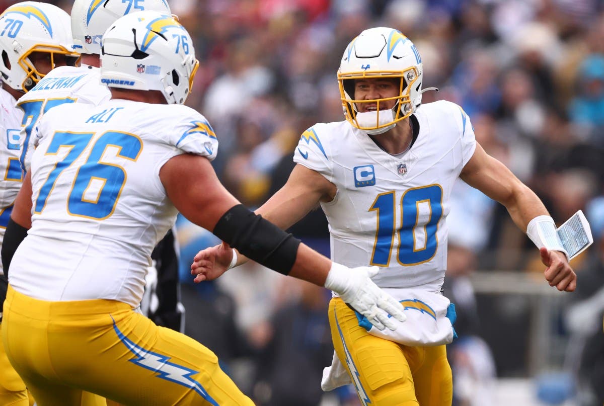 Justin Herbert, Chargers Get Major Injury Update on Joe Alt