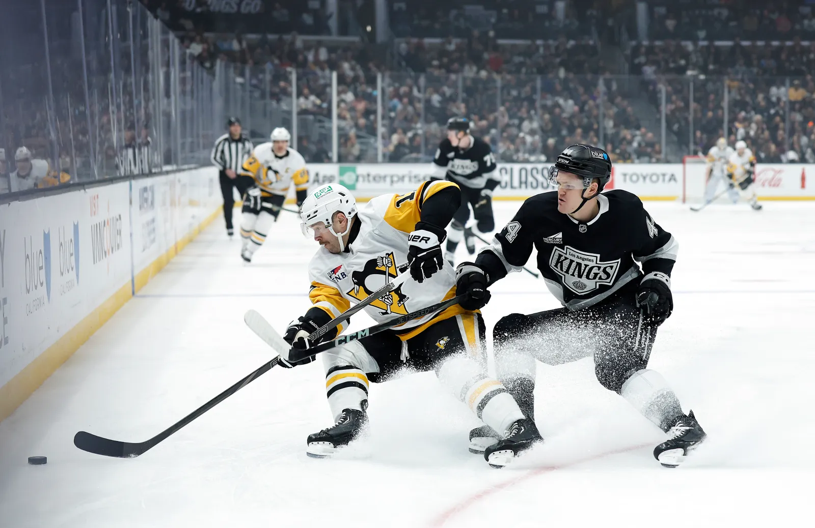 Clashing Titans: Penguins vs Kings Live Stream Details