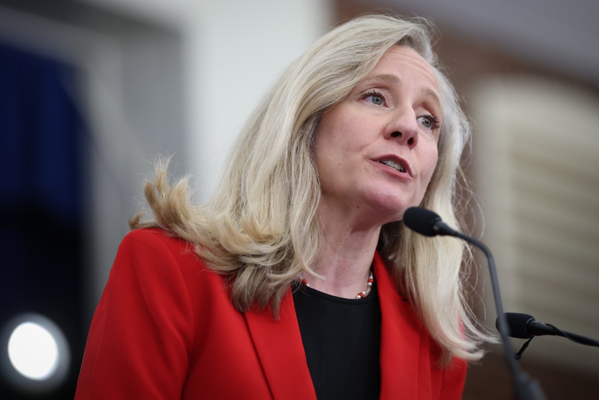 Spanberger’s Chances of Beating Earle-Sears Two Weeks Before Election—Polls