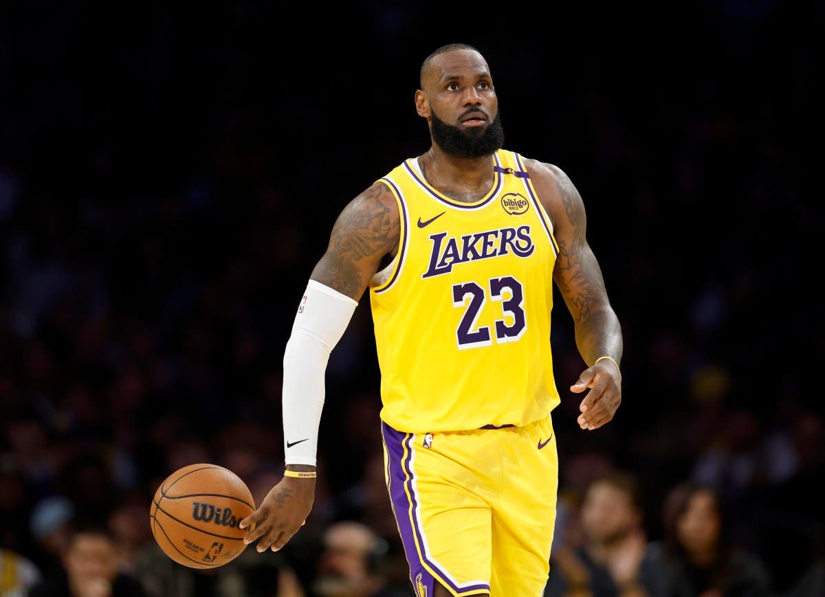 Lakers Struggle in LeBron Absence Amid Injury, Retirement Concerns