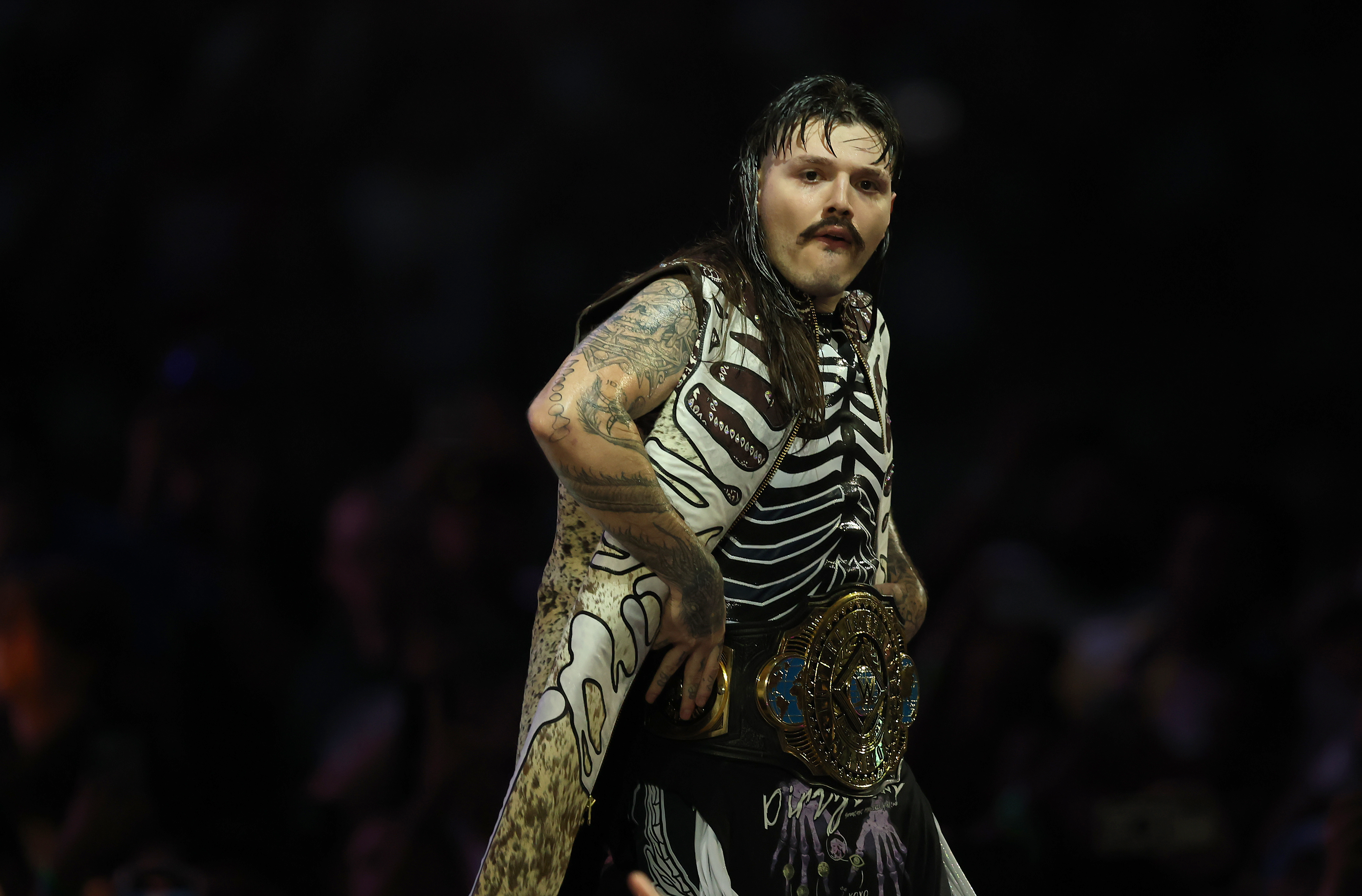 WWE's Oba Femi and Dominik Mysterio Get Harassed by Autograph Scalpers