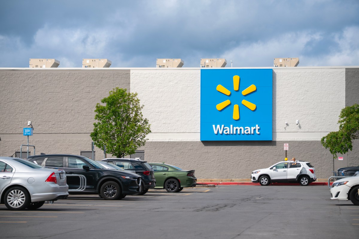 H-1B Update: Walmart Pauses Job Offers to Workers Requiring Visa