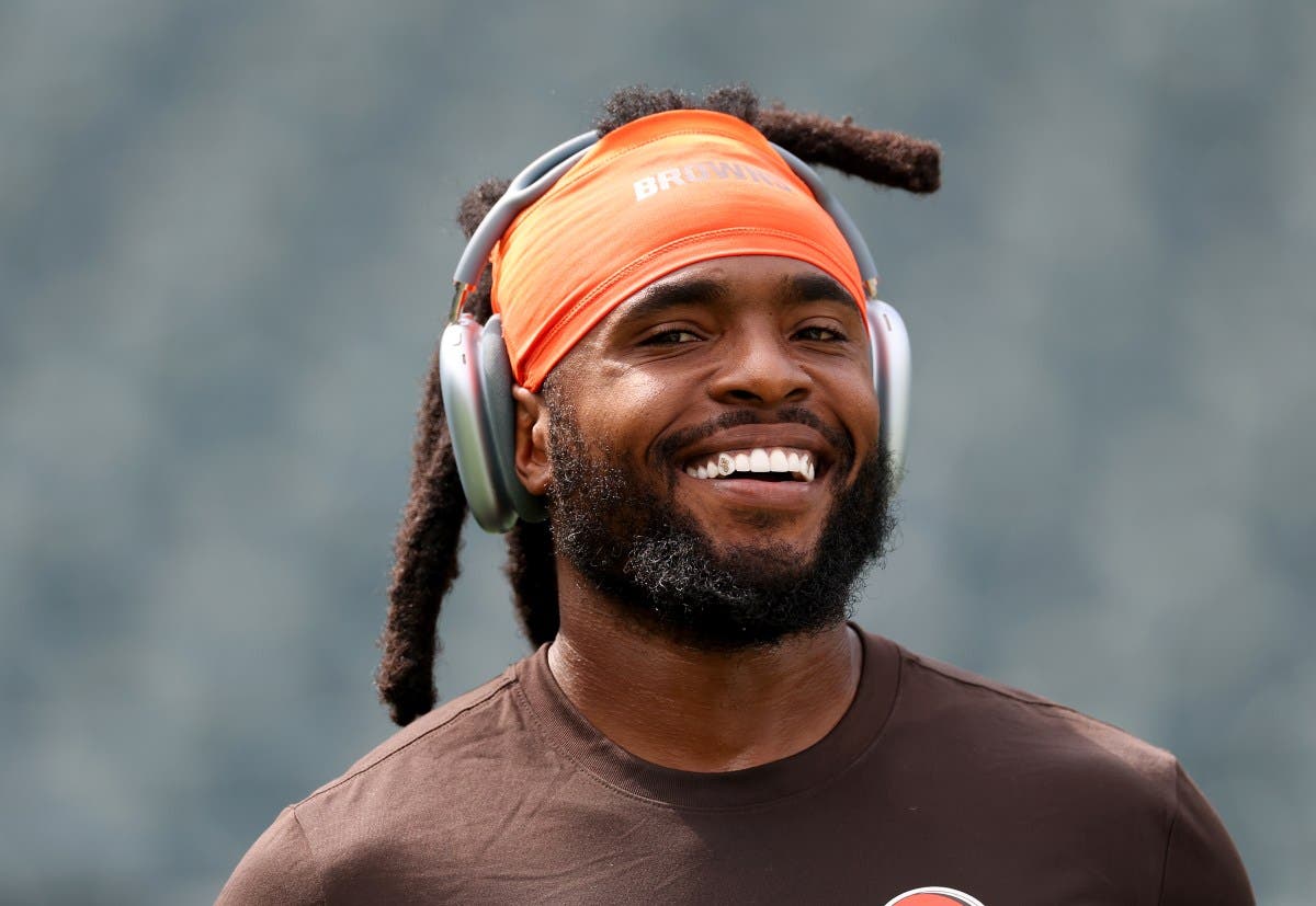 Steelers Reportedly Scour Earth for Wide Receiver Trade Before NFL Deadline