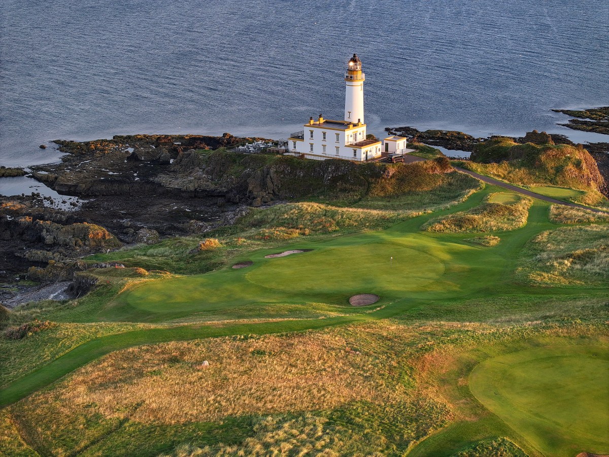 Trump's Scottish Golf Course Scores Record Sales