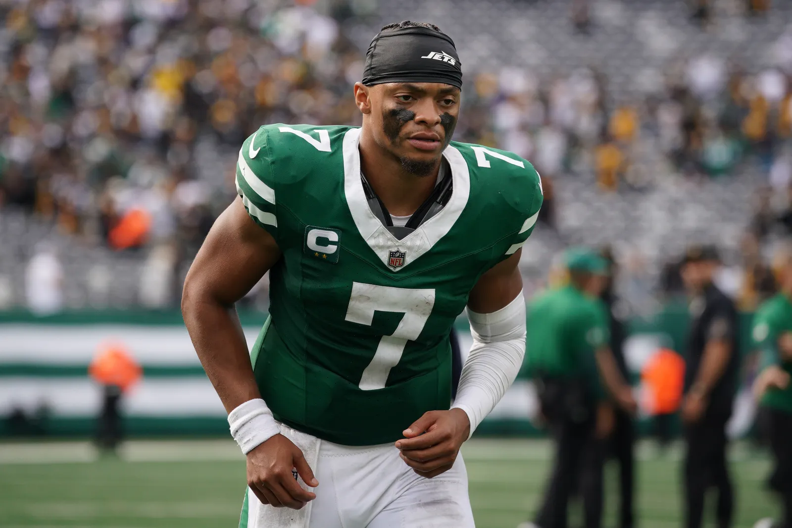 Justin Fields on the Bench: A Tough Loss for the Jets