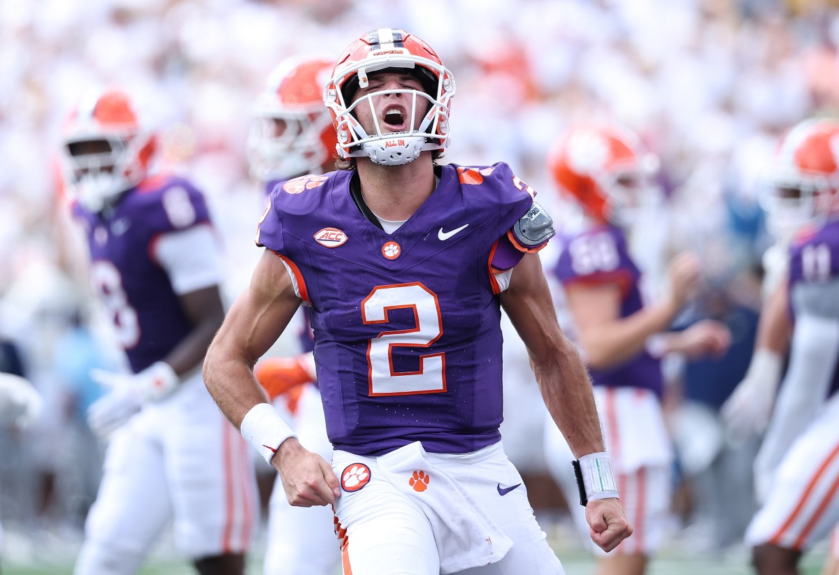 Clemson Gets Worrying Injury Update on QB Cade Klubnik