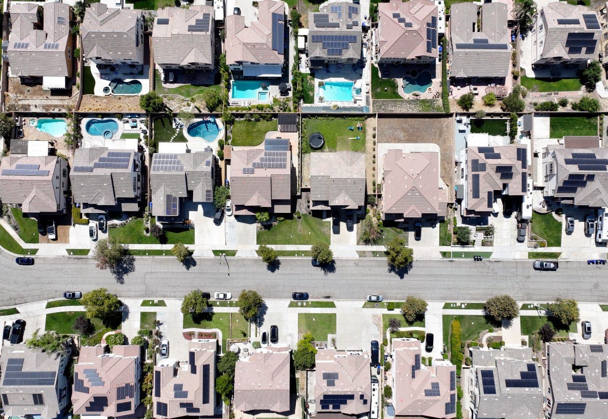 Long Island Hits Record; California Market Mixed