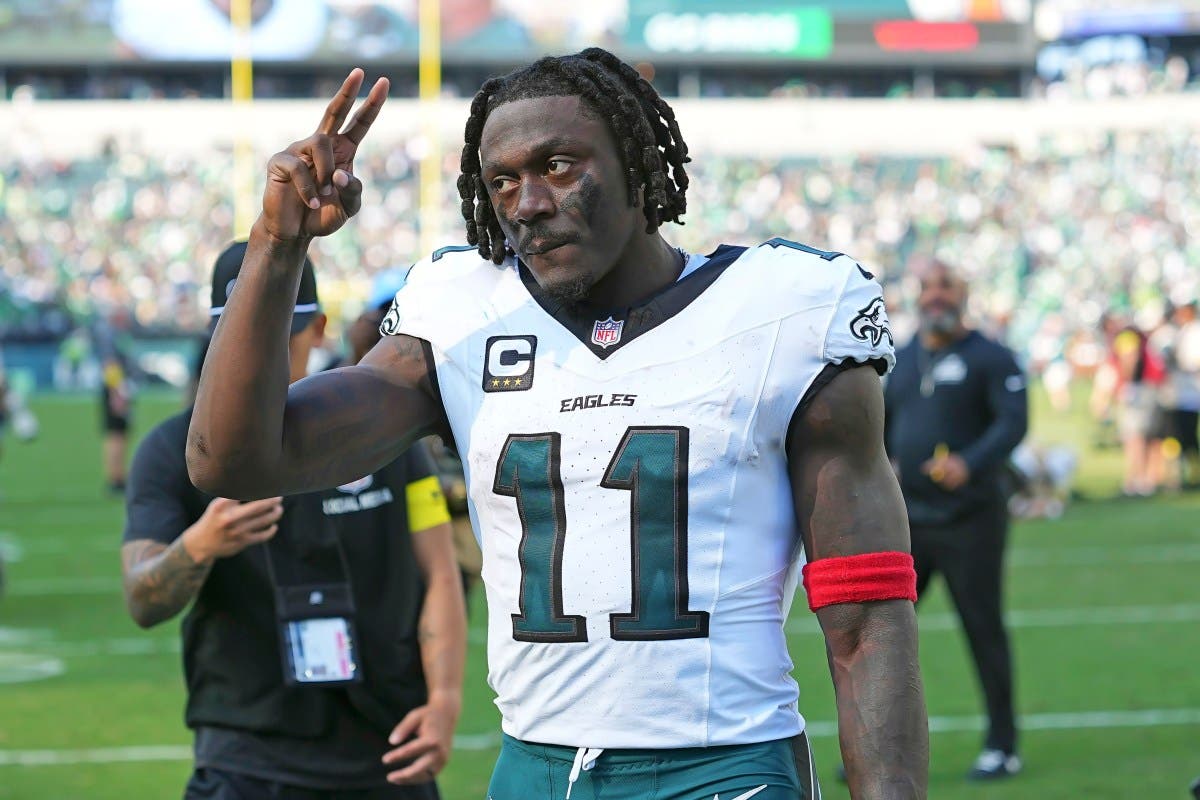 Eagles Evaluate Trade Offers for Wide Receiver A.J. Brown Amid Season Struggles