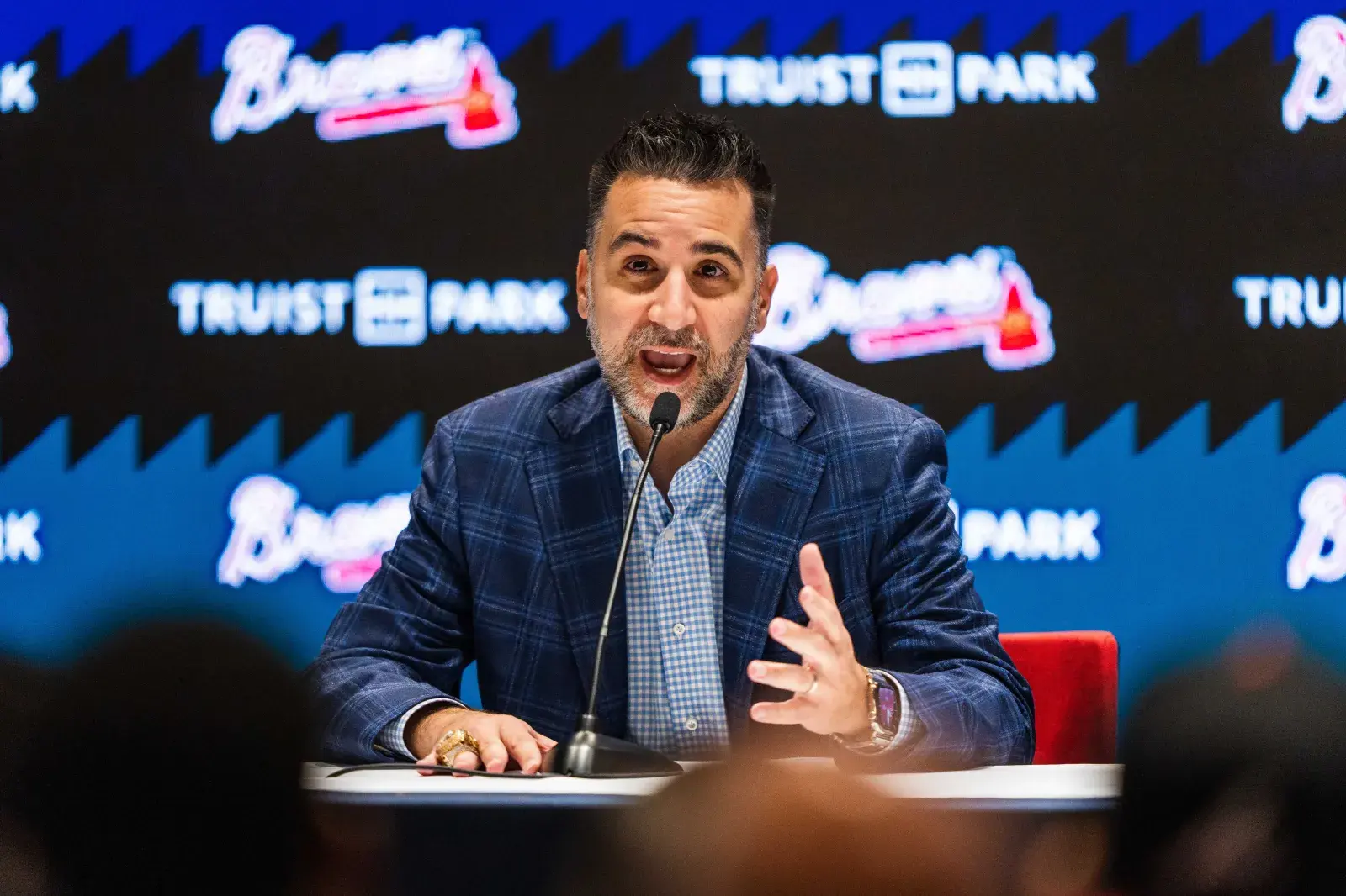 Braves sign 13-year veteran 1 day after he entered free agency