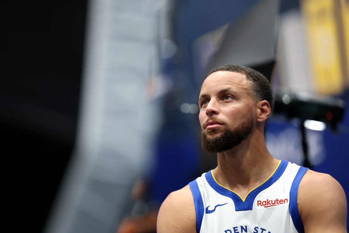 Steph Curry to Join Exclusive NBA List During Warriors'Opener vs. Lakers