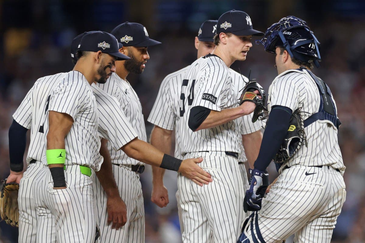 Yankees' Aaron Boone Offers Tepid Response to Disastrous Pitching Change