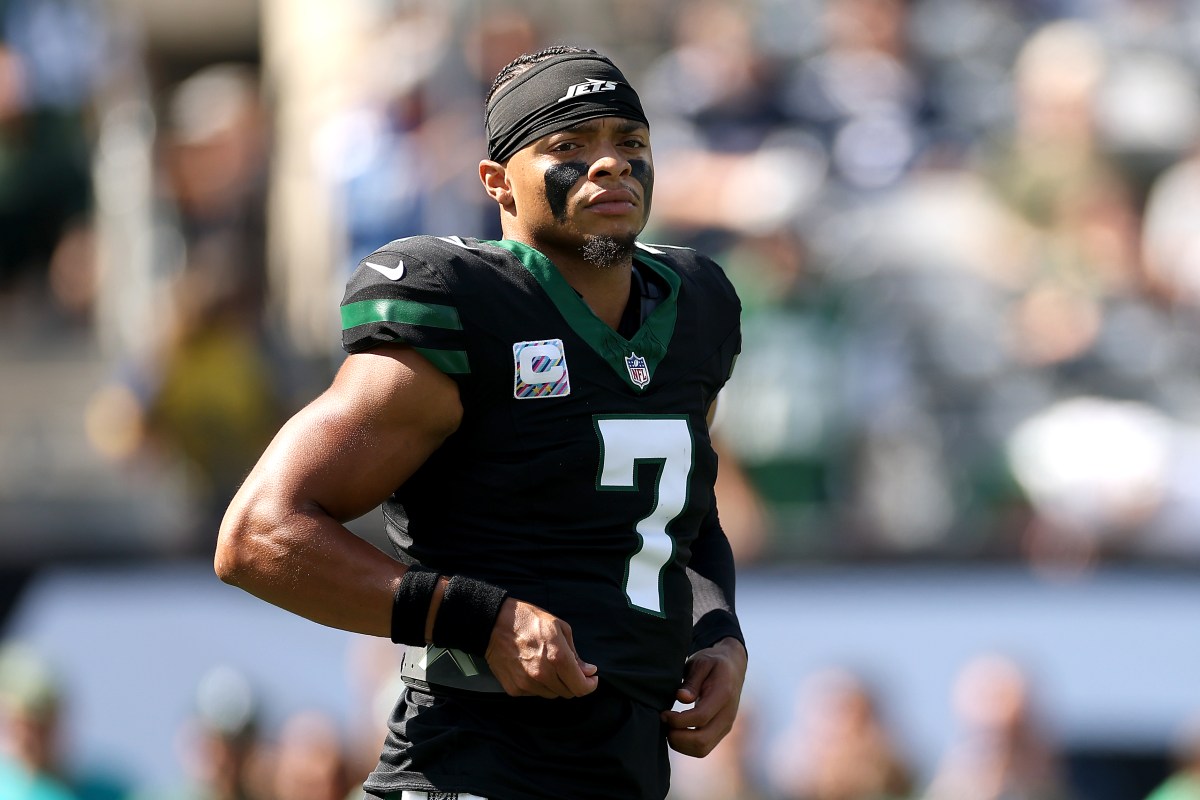 Justin Fields Doesn’t Hold Back After Jets Owner Calls Him Out