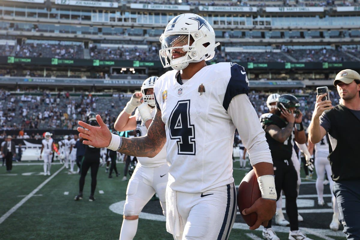 Cowboys' Jerry Jones Gives Bold Assessment of Dak Prescott