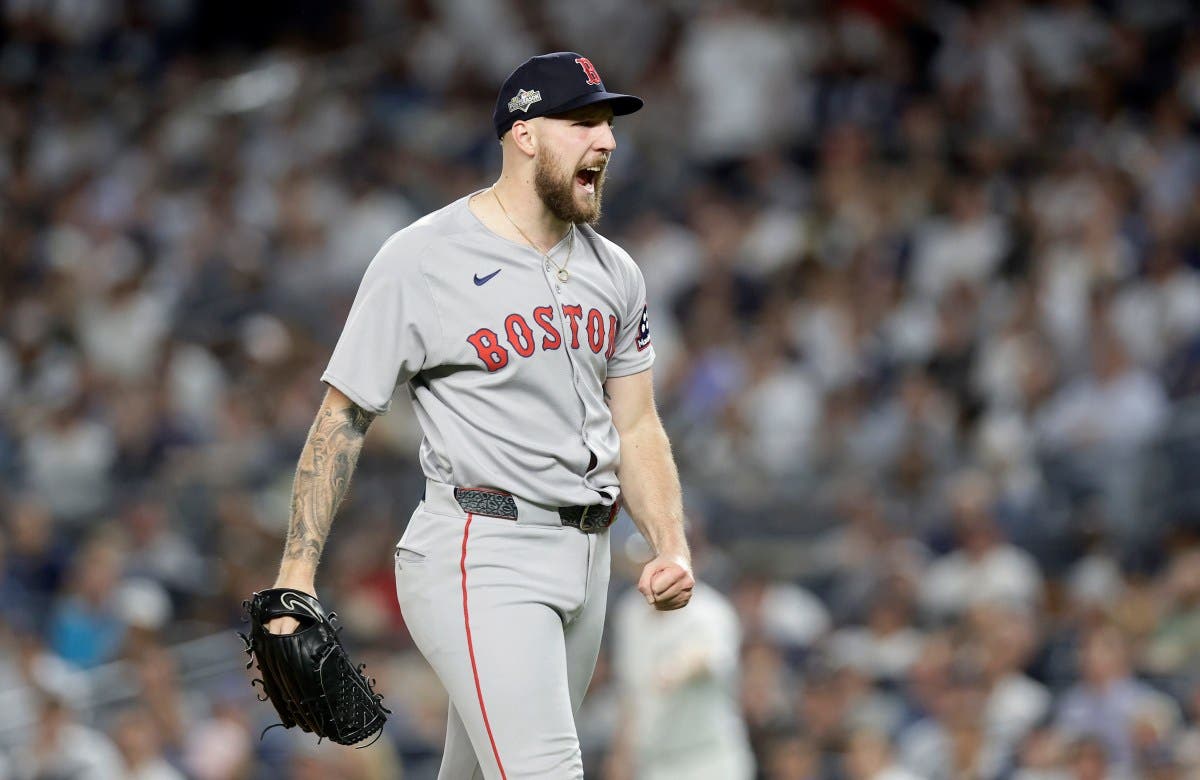 Pedro Martinez Shares Promising Message For Red Sox Ace Garrett Crochet
