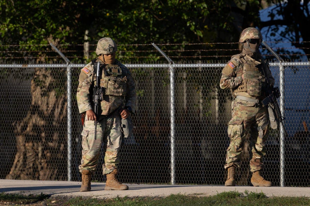 Texas Troops in Illinois Criticized by Republican Governor